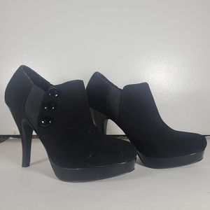 Unlisted File Away Black Booties Size 7